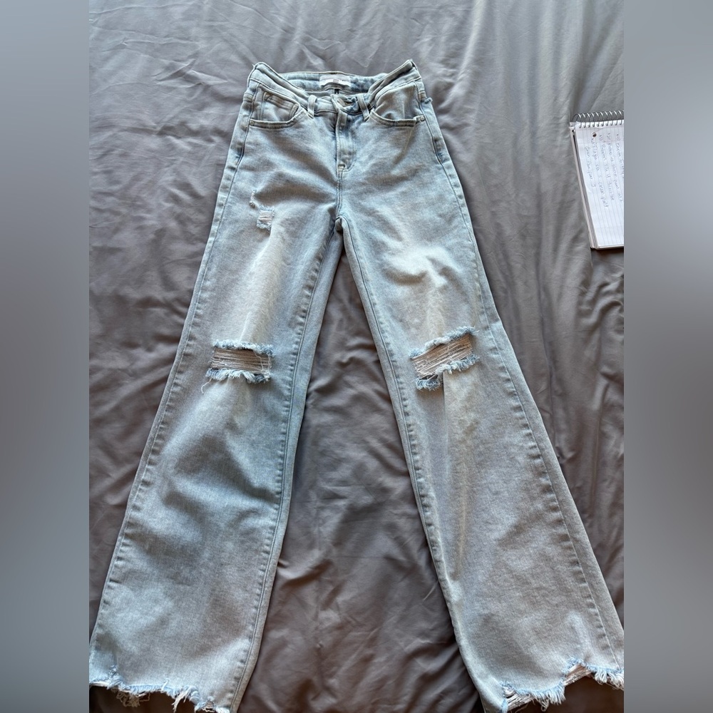 Risen Women’s Distressed Jeans